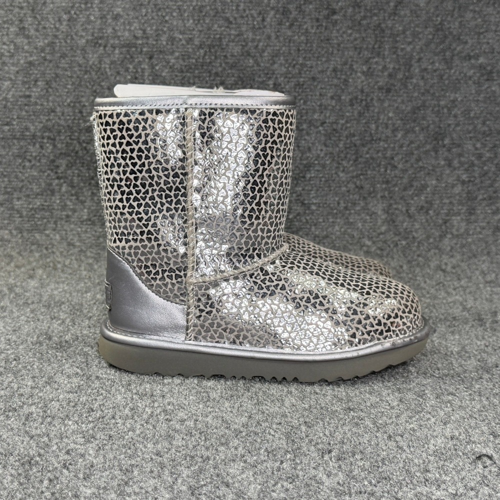 UGG Classic II Gel Hearts Winter Boots Kids 1 Grey Shearling Insulated Snow Shoe
